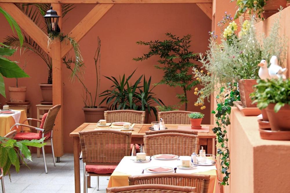Hotel Zum Roemer Uberlingen Exterior photo